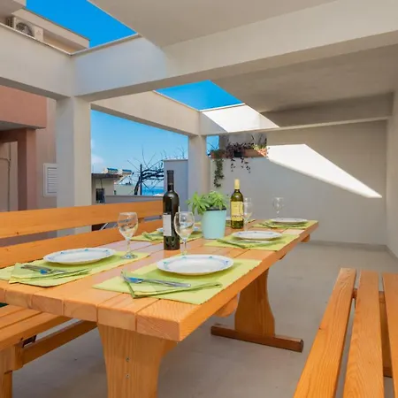 Erstic 3 - By Guide Apartman *