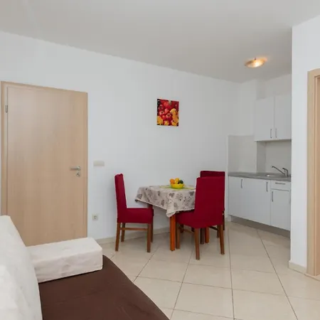 Erstic 3 - By Guide Apartman