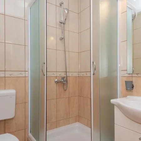 Apartman Erstic 3 - By Guide *